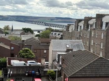 Property to rent in Perth Road, Dundee, DD1
