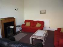 Property to rent in Colinton Road