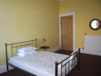 Property to rent in Colinton Road