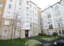 Property to rent in 10/3 Giles Street, Edinburgh, EH6 6DA