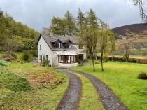 Property to rent in Huntlaw