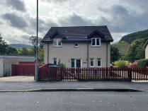 Property to rent in Pineview