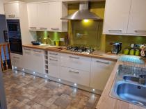 Property to rent in Pineview