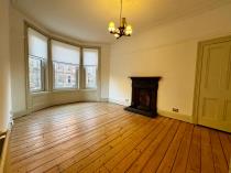 Property to rent in 1/2 39 Airlie Street