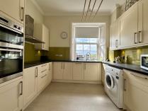 Property to rent in Carlton Place