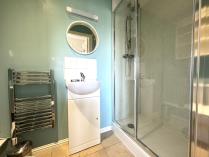 Property to rent in Carlton Place
