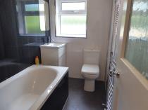 Property to rent in Esselmont Avenue  Glasgow