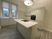 Property to rent in clarence drive flat 2/1 at 46