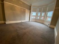 Property to rent in clarence drive flat 2/1 at 46