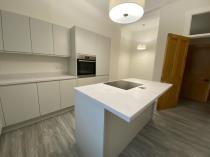 Property to rent in clarence drive flat 2/1 at 46