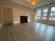 Property to rent in clarence drive flat 2/1 at 46
