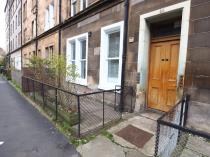 Property to rent in Montague Street, Edinburgh, EH8 9QX