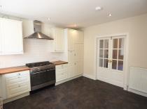Property to rent in Windsor Gardens