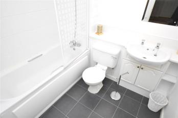 Property to rent in Holburn Street, City Centre, Aberdeen, AB10