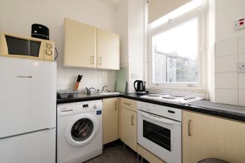 Property to rent in Holland Street, Aberdeen, AB25