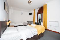Property to rent in ALL BILLS INCLUDED, Twin room, Guild Street, Aberdeen, AB11 6NE