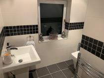 Property to rent in Glasgow Road, BLanefield