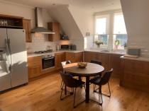 Property to rent in Glasgow Road, BLanefield