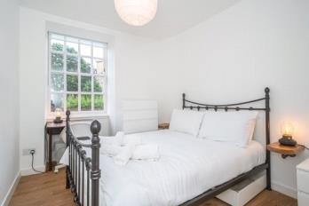 Property to rent in Canongate, Edinburgh, EH8 8BP