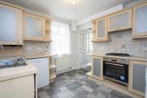 Property to rent in Sinclair Place