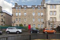 Property to rent in Piershill Square East