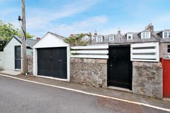 Property to rent in Richmondhill Place, Aberdeen, AB15