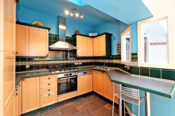 Property to rent in Richmondhill Place, Aberdeen, AB15