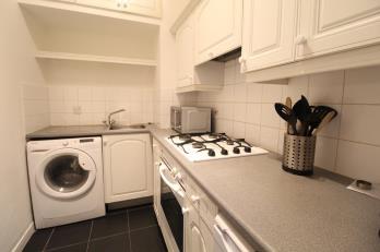 Property to rent in Esslemont Avenue, Rosemount, AB25