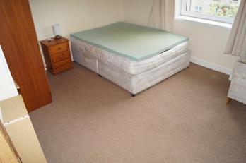 Property to rent in Bedford Avenue, Flat E, Second Floor, AB24