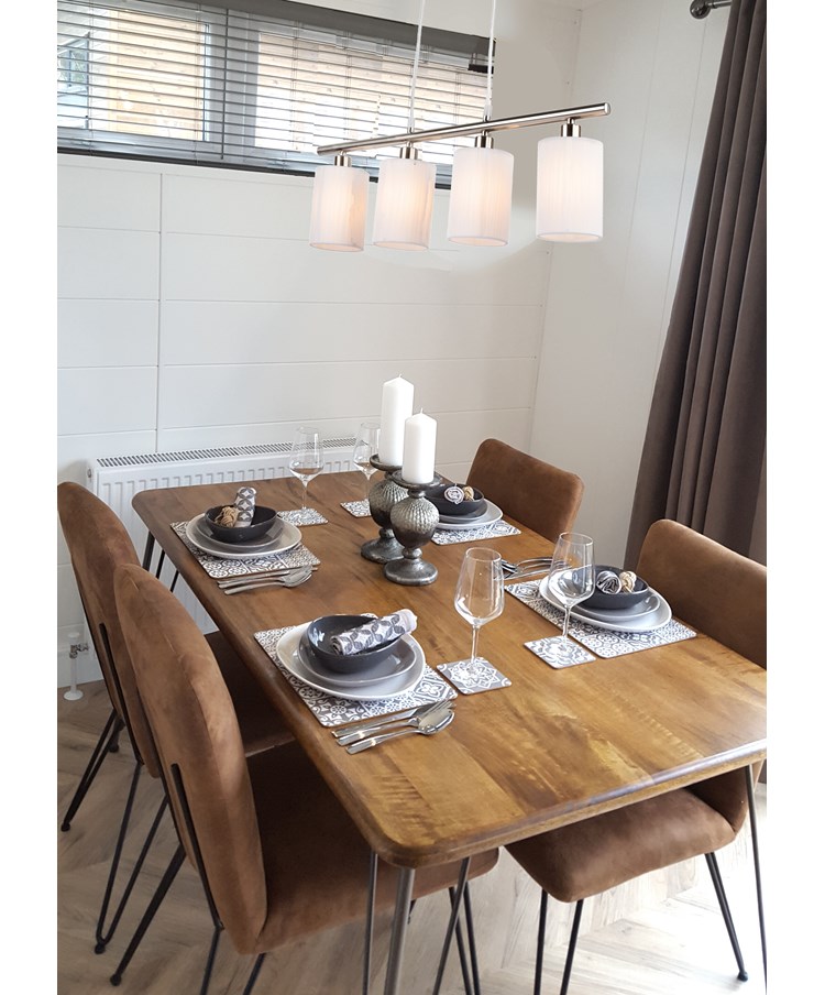 Korus 4 Bar Light with White Shade - Ceiling Light Korus 4 Bar Light with White Shade - Ceiling Light