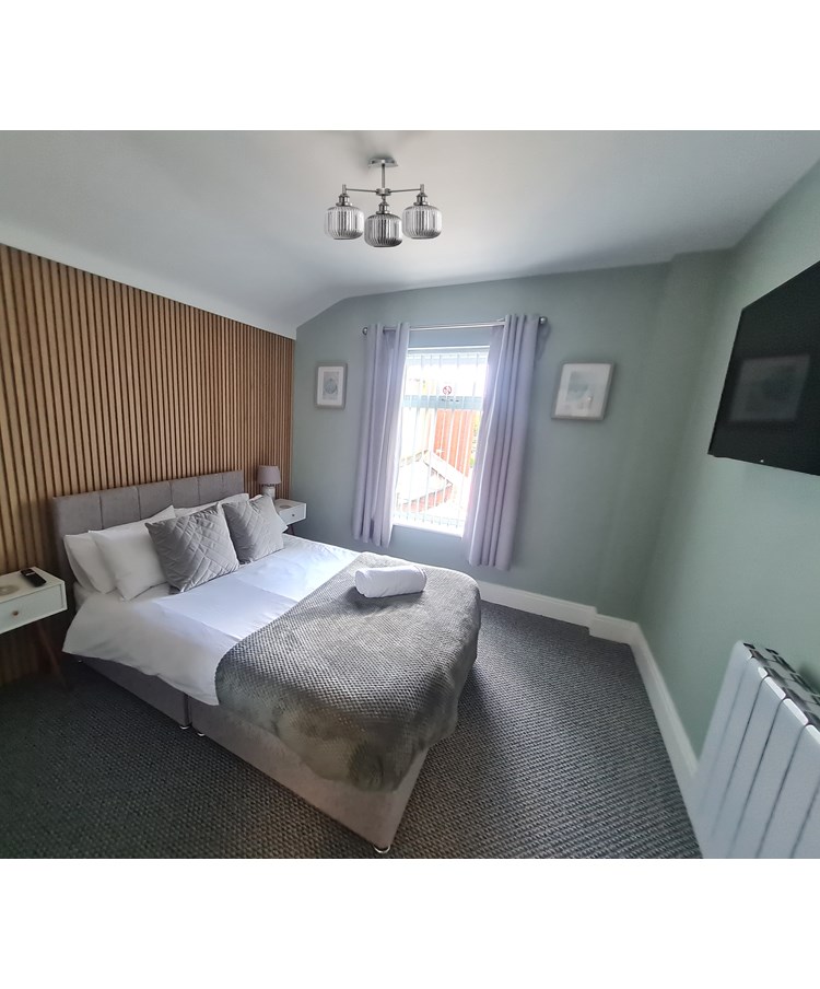 Echo 3 Light Pewter and Smoked Ribbed Glass Echo 3 Light Pewter and Smoked Ribbed Glass