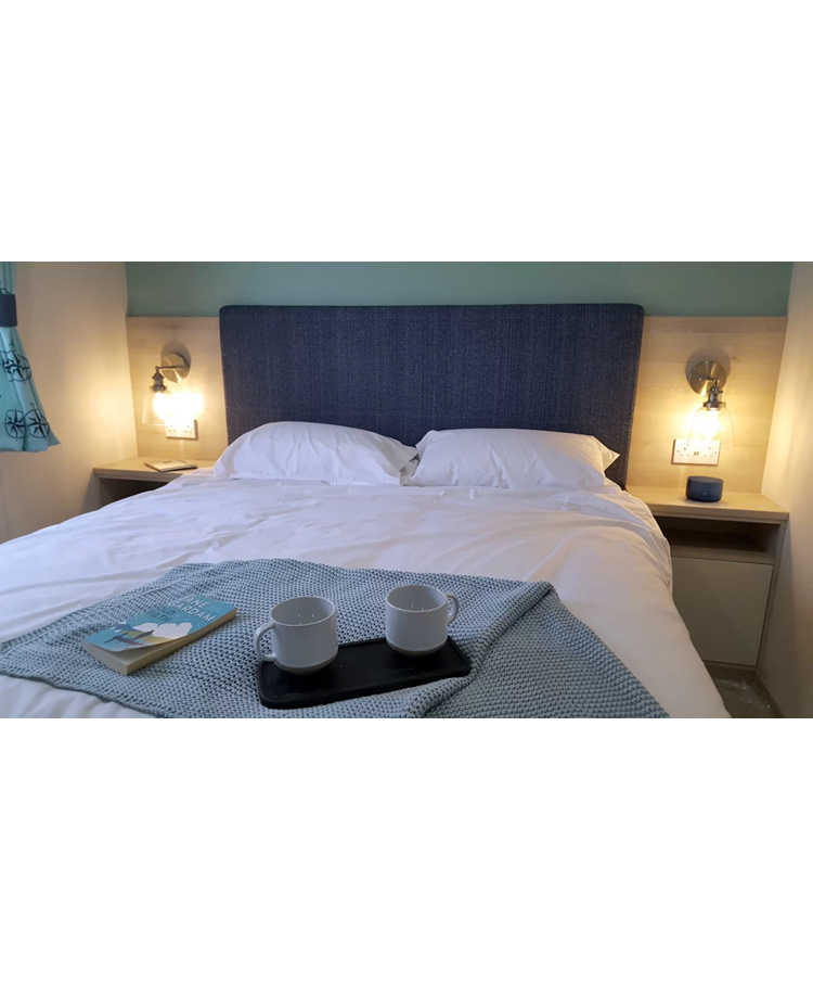 Echo Industrial Style Modern Switched Wall Light & Clear Glass - Pewter