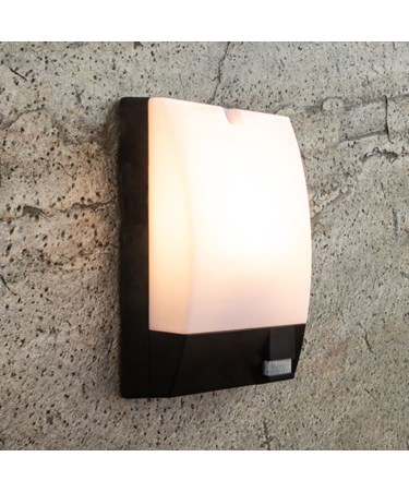 Patilo Puffin Coastal Wall Light With PIR - E27 - 240v