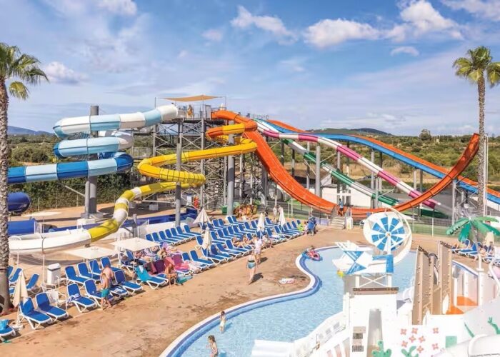 ACC 057983 globales bouganvilla sa coma mallorca spain 2 BA01 waterpark CMYK Web Original Compressed