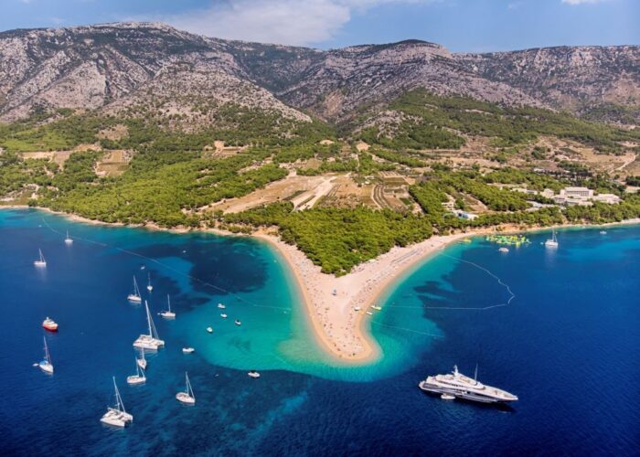 Getty Images 1074861268 Zlatni Rat Beach in Bol Island of Brac xx