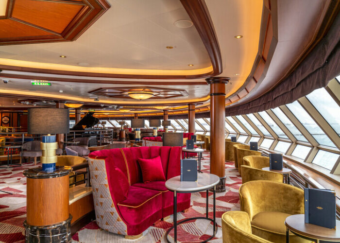 QE The Commodore Club 11 Colour