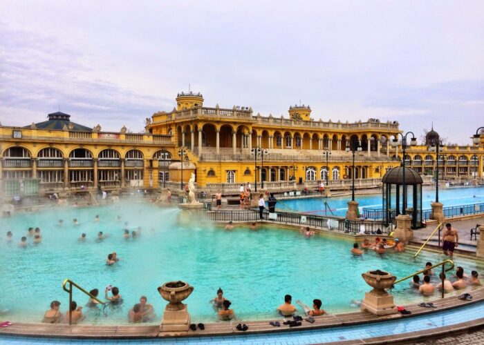 Szechenyi thermal spa baths budapest Jan15
