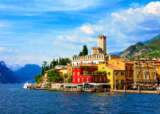 Village lake garda