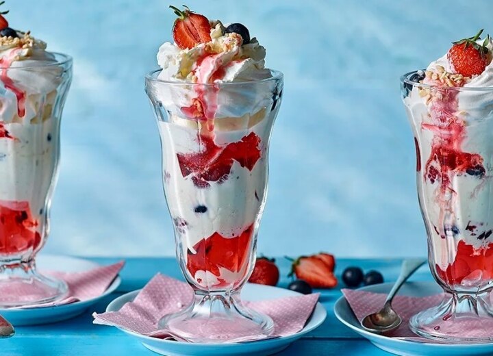 Summer Ice Cream Sundae