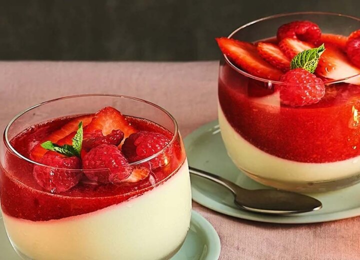 Strawb rasp panna cotta web