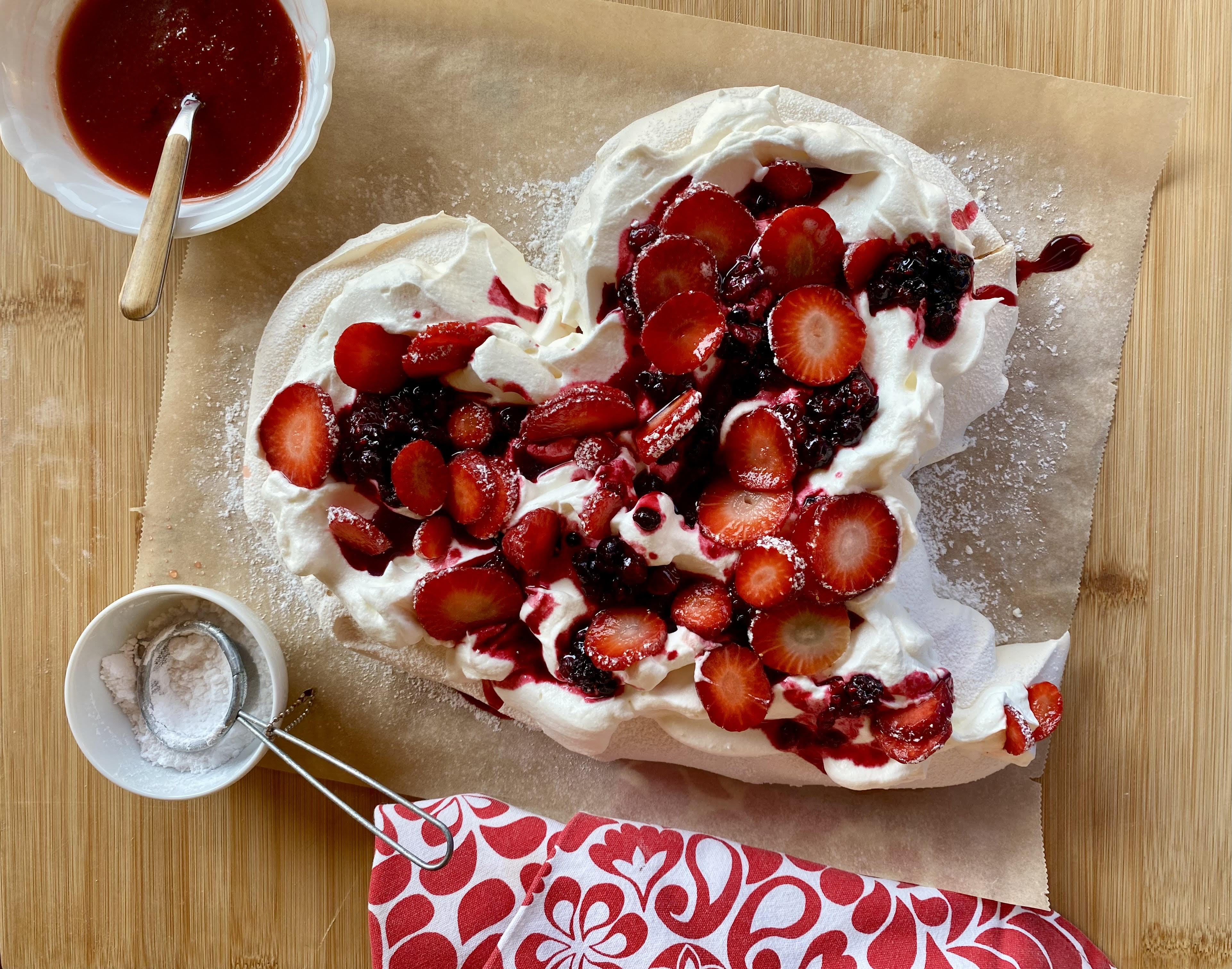 Pavlova con panna e fragole