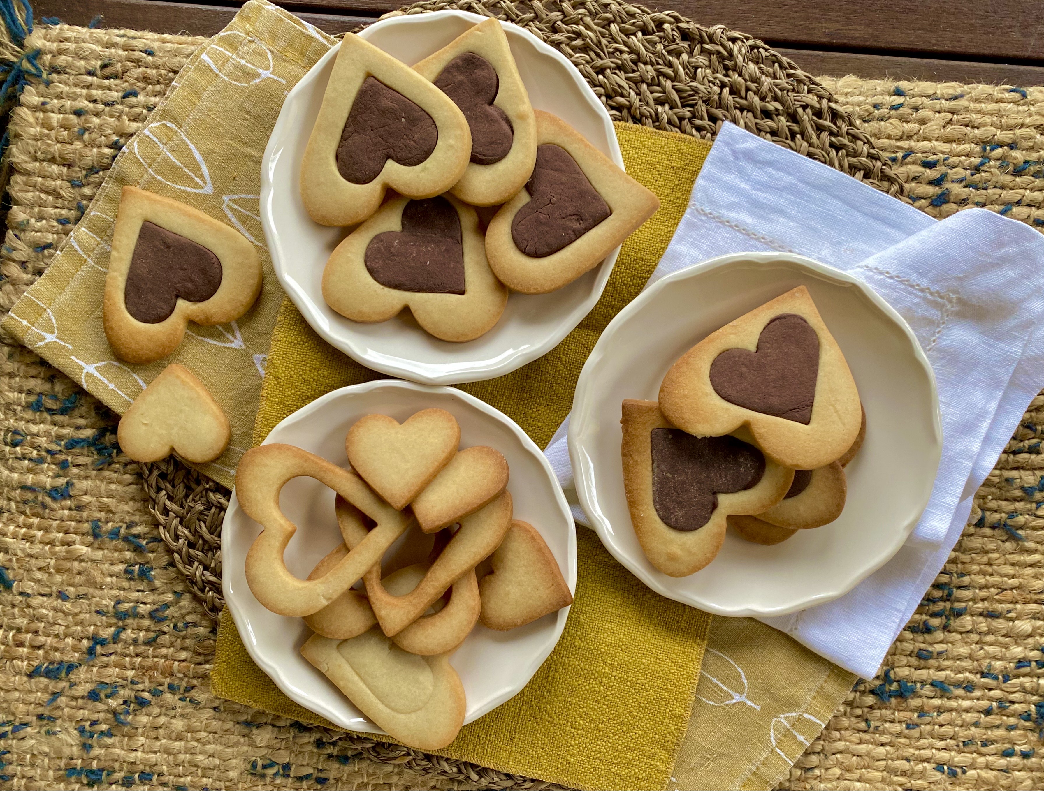 Biscotti con cacao e fava tonka