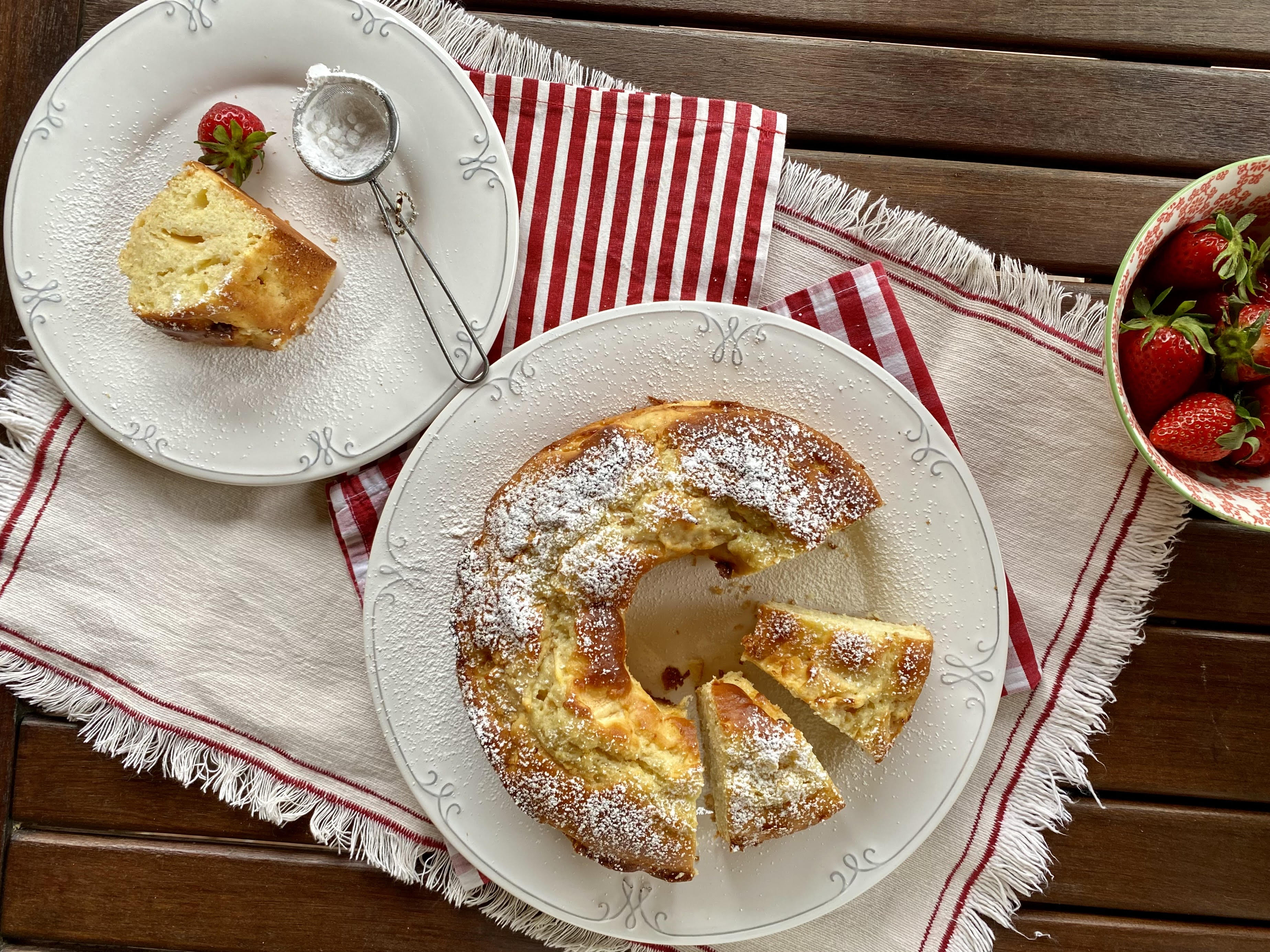 Ciambella con ricotta e mele