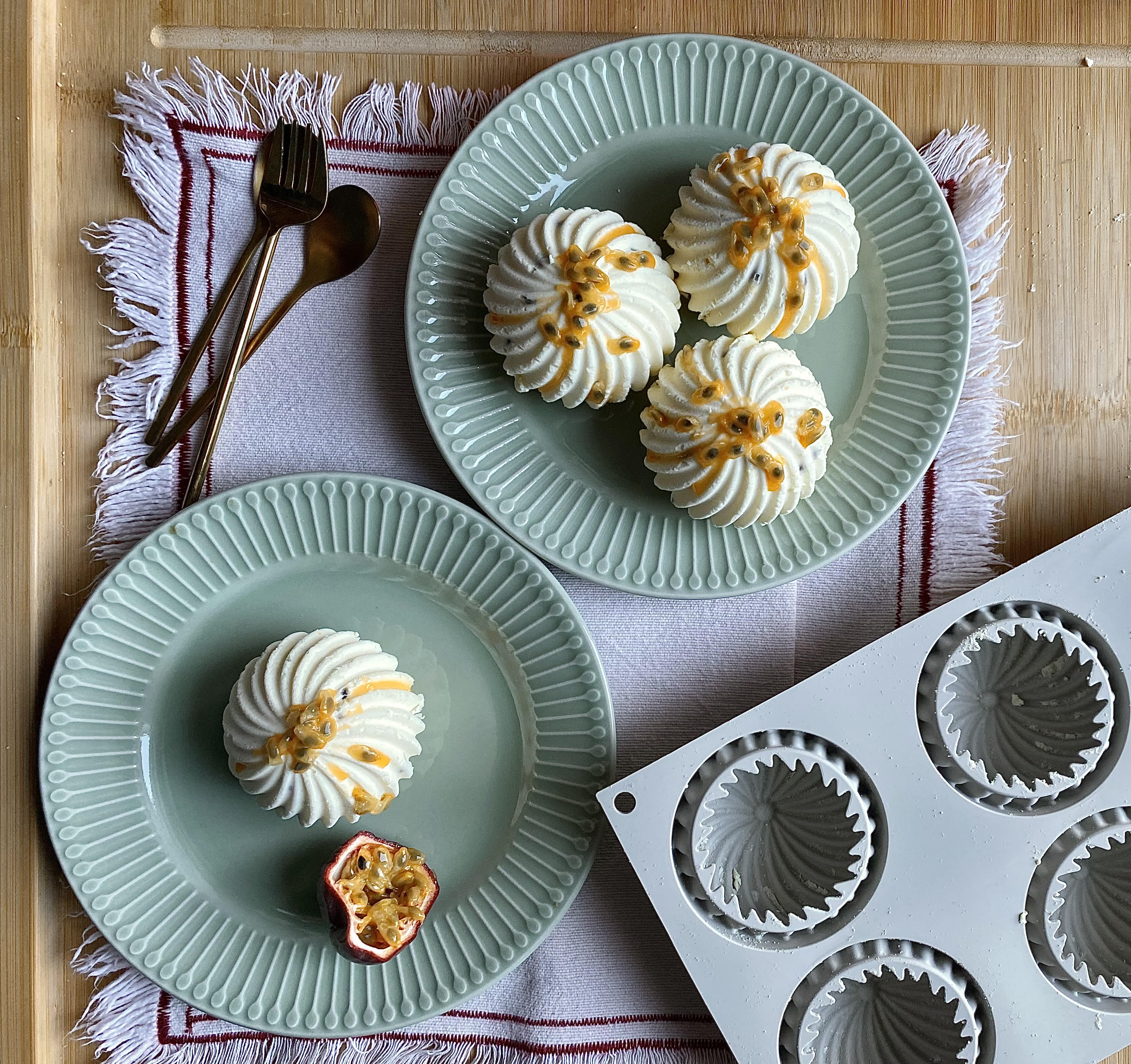 Bavarese al cioccolato bianco con mango e passion fruit