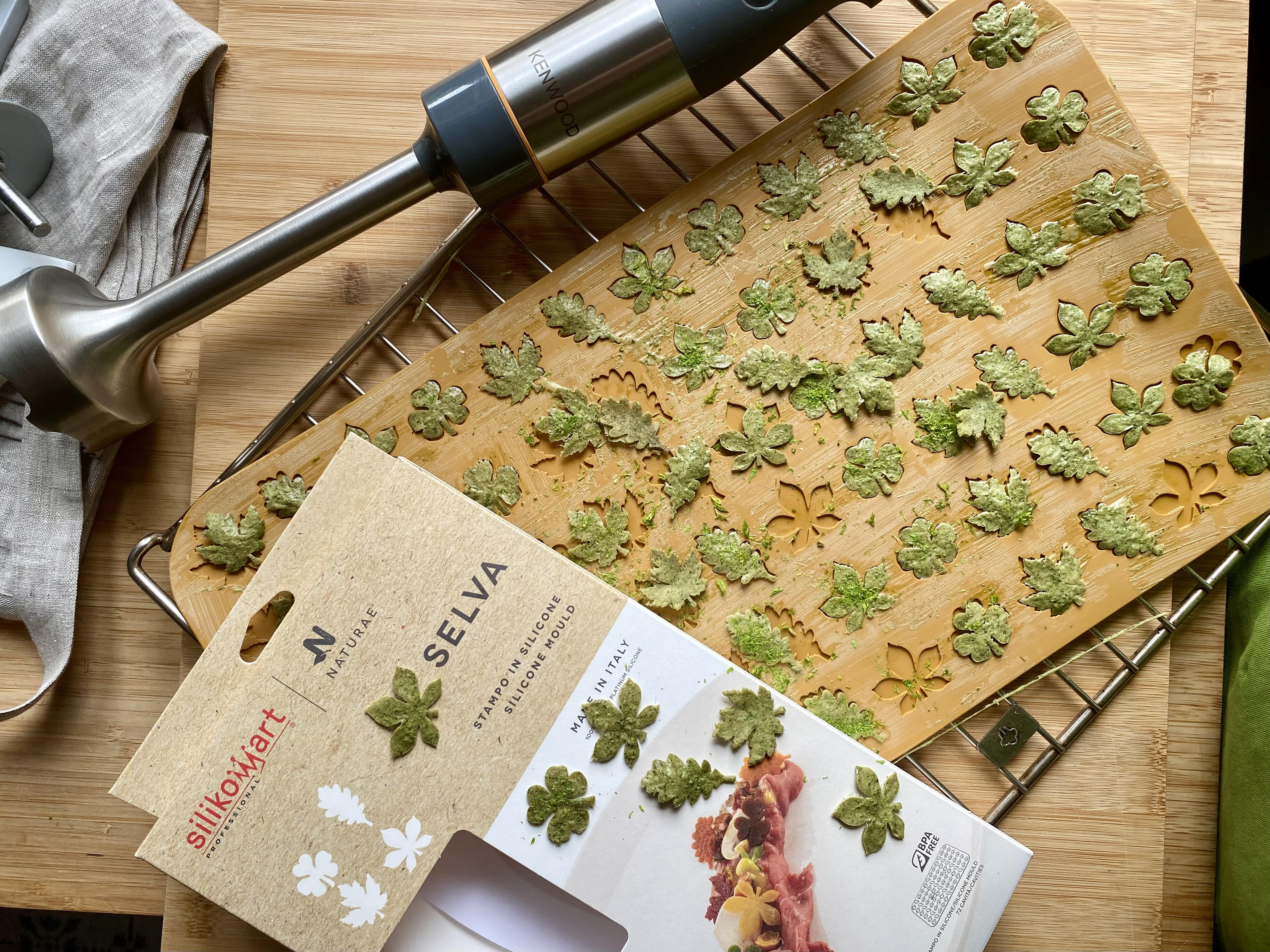 Tuille con erbe aromatiche