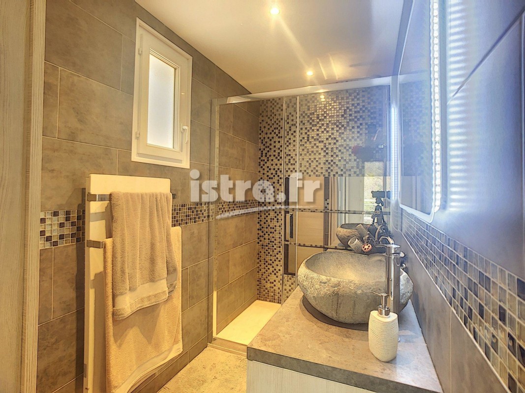 Mougins'de 141m² satılık muhteşem Villa - Mougins'de, Fransa'da'daki en güzel satılık villa ve daire ilanları burada. Emlak listemizden size en uygun ilanı seçip Mougins'de'deki emlak ofisiyle iletişime geçin. 795000 EUR 28.1.2020 1703568