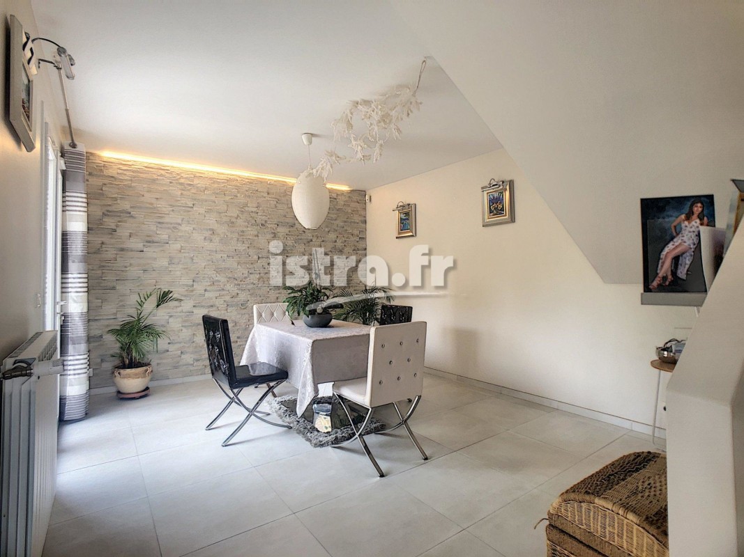Mougins'de 141m² satılık muhteşem Villa - Mougins'de, Fransa'da'daki en güzel satılık villa ve daire ilanları burada. Emlak listemizden size en uygun ilanı seçip Mougins'de'deki emlak ofisiyle iletişime geçin. 795000 EUR 28.1.2020 1703568