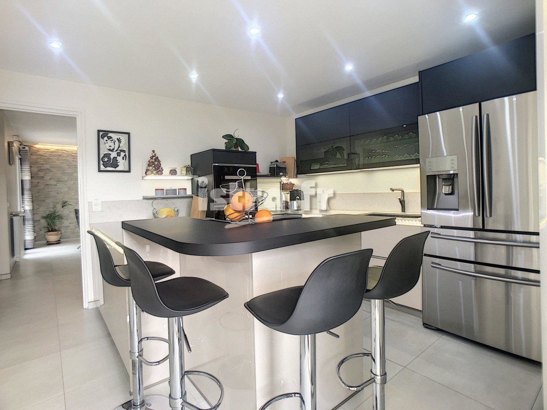 Mougins'de 141m² satılık muhteşem Villa - Mougins'de, Fransa'da'daki en güzel satılık villa ve daire ilanları burada. Emlak listemizden size en uygun ilanı seçip Mougins'de'deki emlak ofisiyle iletişime geçin. 795000 EUR 28.1.2020 1703568
