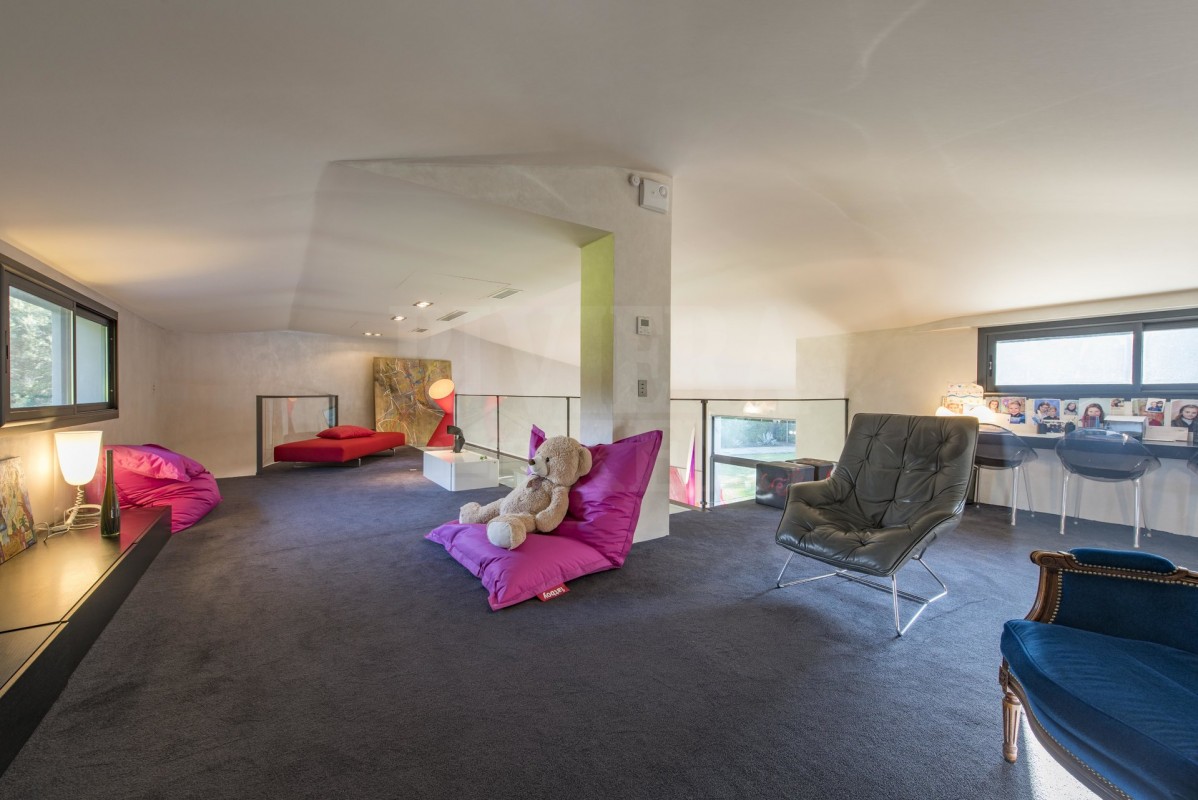 Mougins'de 308m² satılık muhteşem Ev - Mougins'de, Fransa'da'daki en güzel satılık villa ve daire ilanları burada. Emlak listemizden size en uygun ilanı seçip Mougins'de'deki emlak ofisiyle iletişime geçin. 2990000 EUR 28.1.2020 1703631
