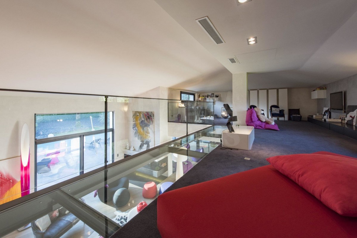 Mougins'de 308m² satılık muhteşem Ev - Mougins'de, Fransa'da'daki en güzel satılık villa ve daire ilanları burada. Emlak listemizden size en uygun ilanı seçip Mougins'de'deki emlak ofisiyle iletişime geçin. 2990000 EUR 28.1.2020 1703631